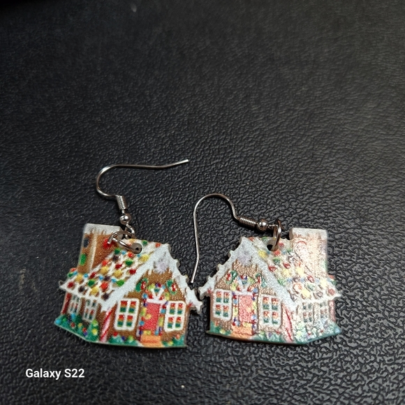 Gingerbread House Christmas Earrings Decorated House Holiday Earrings NWT - Picture 6 of 8